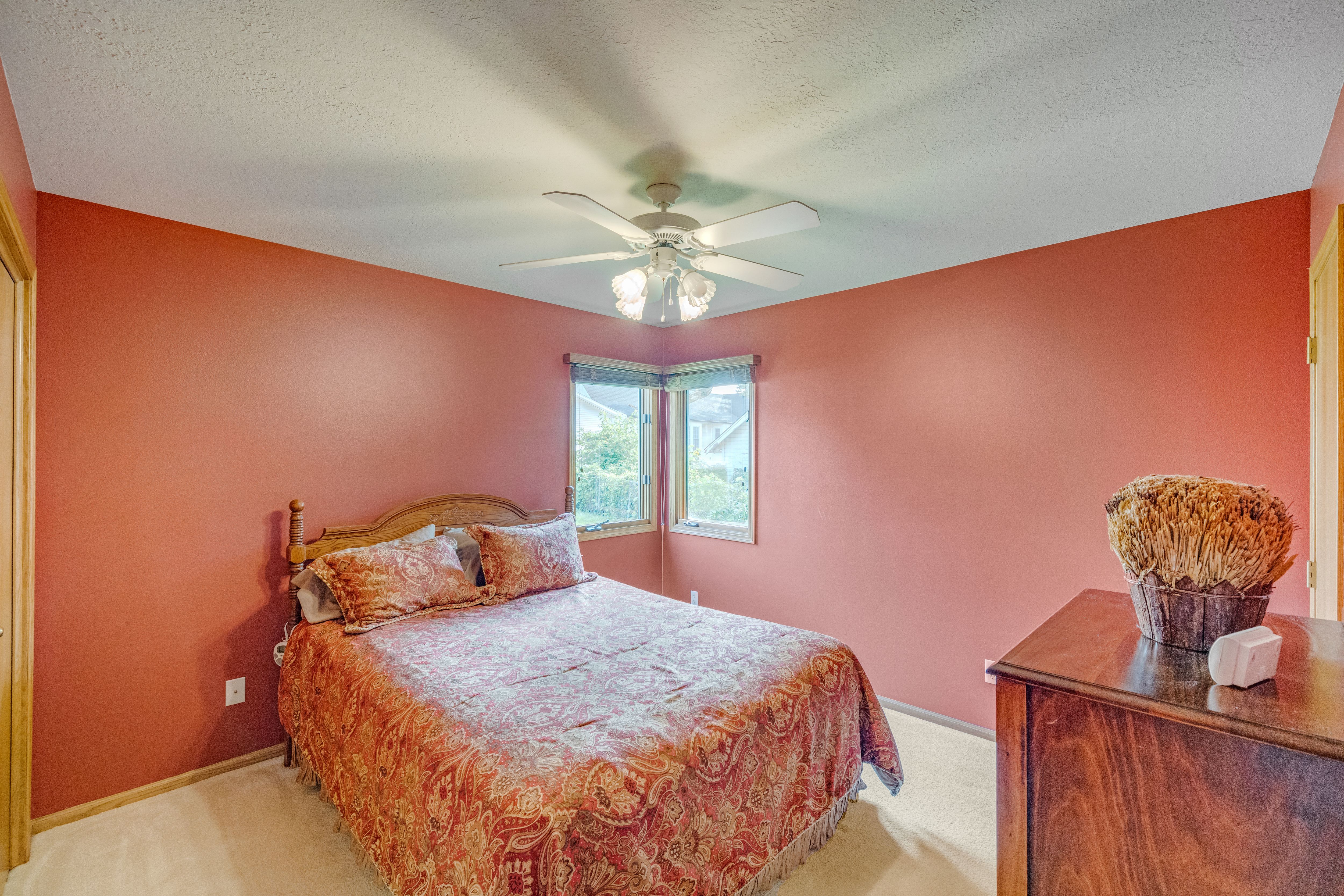 Listing Photo: 106 W Franklin Ave, Indianola, IA 50125-18